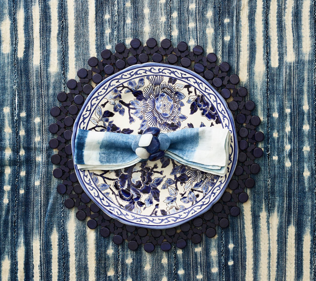 Kim Seybert Napkin Ring Sea Stone in Navy & White-Set of 2