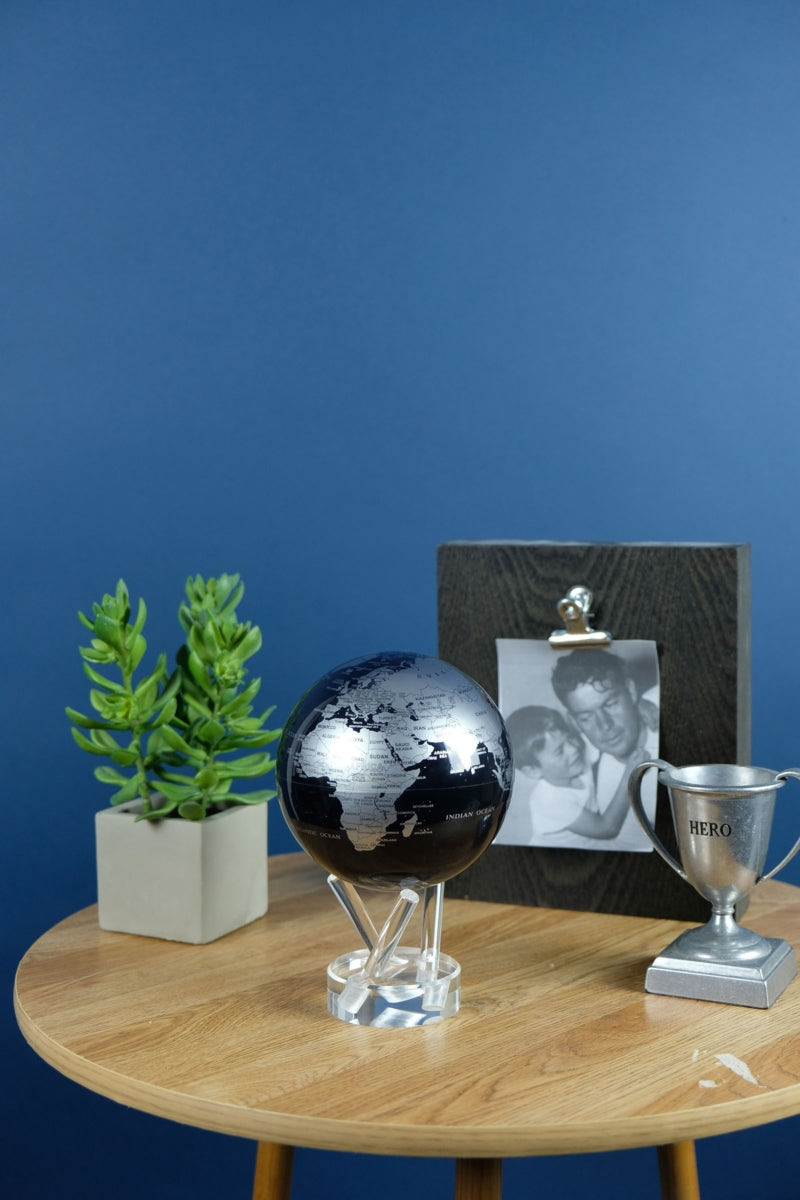 Black_and_Silver_MOVA_Globe3